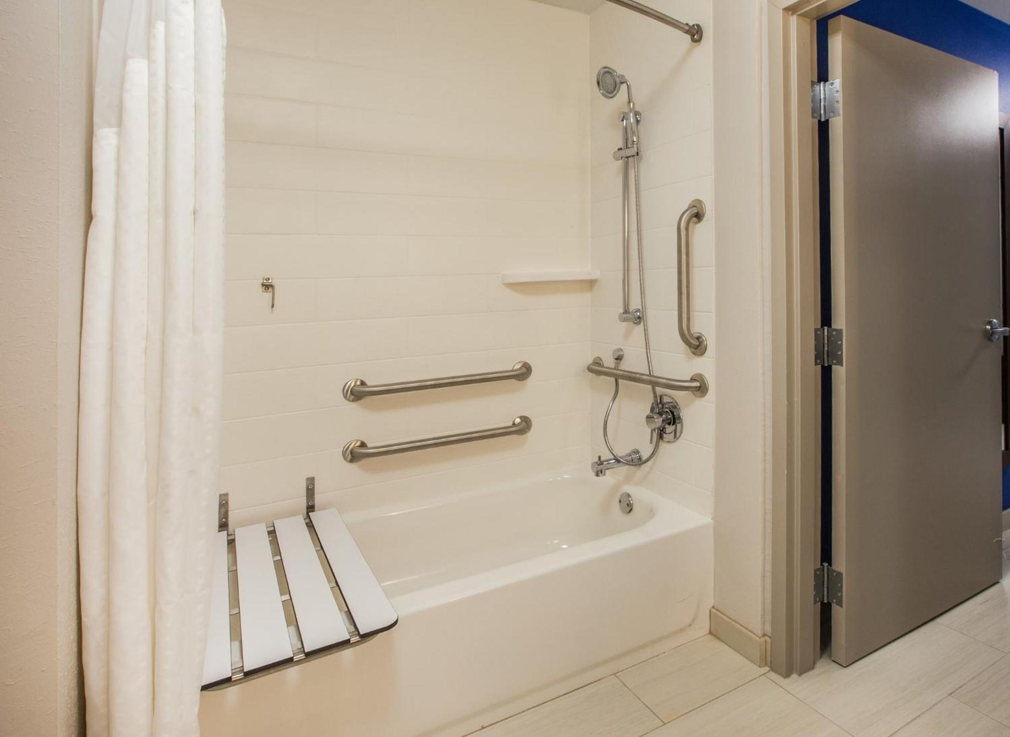 Holiday Inn Express - Strathroy By Ihg Bagian luar foto