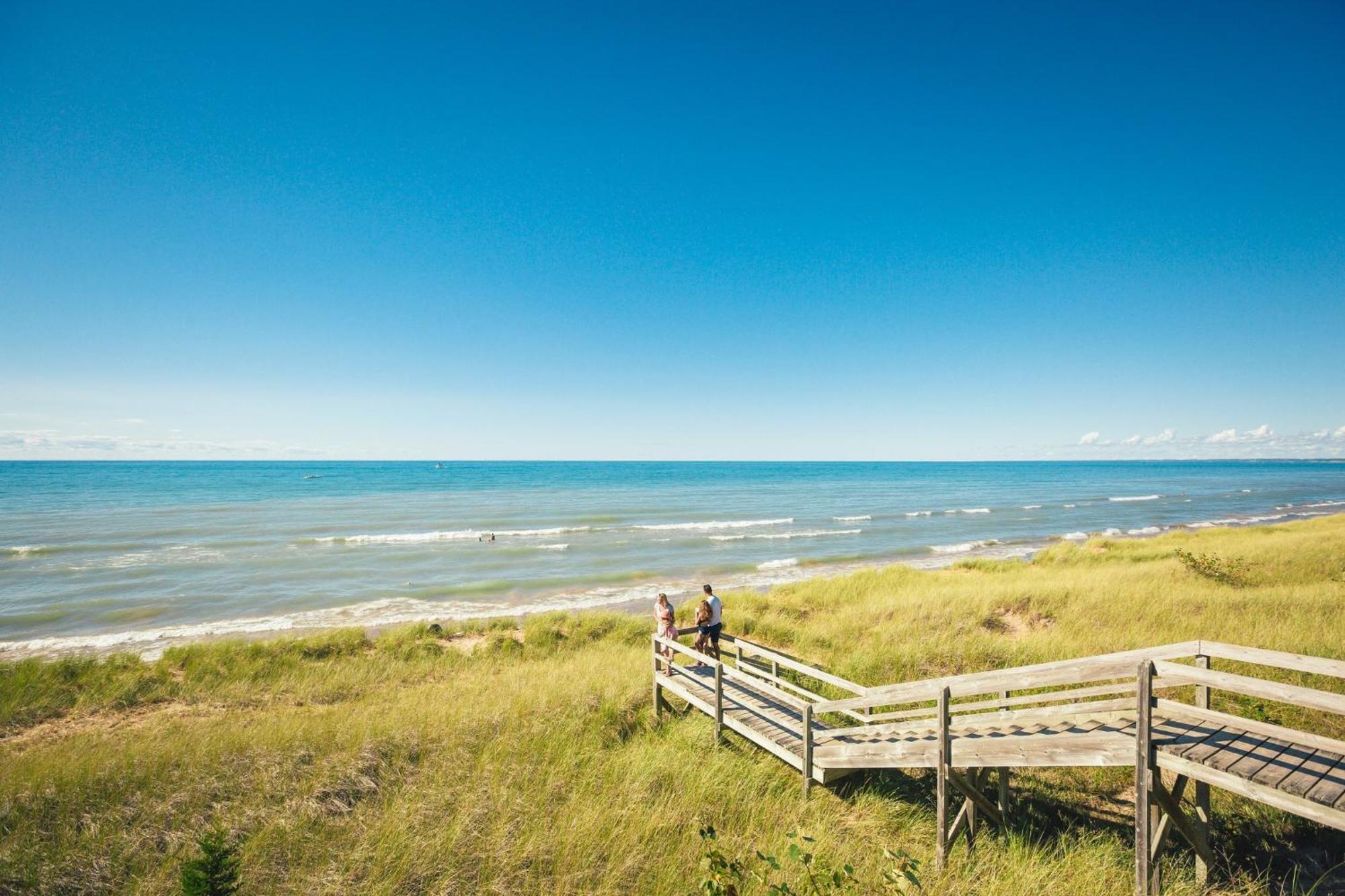 Holiday Inn Express - Strathroy By Ihg Bagian luar foto